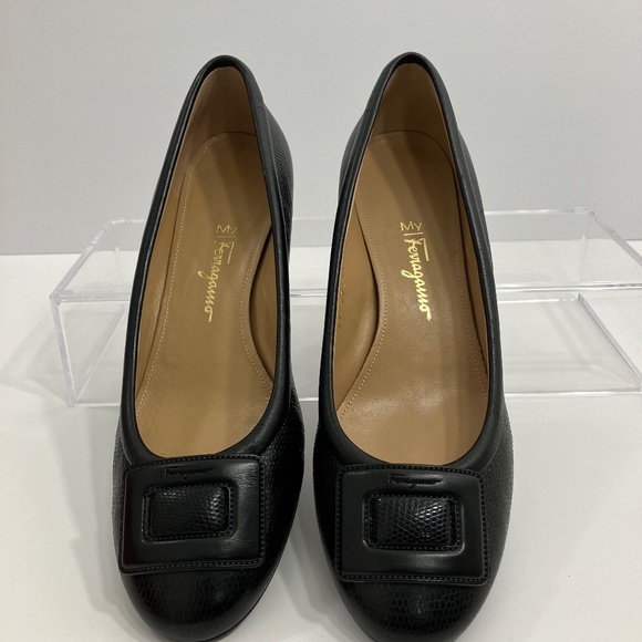 Salvatore Ferragamo Black Pumps Size 9 - Picture 3 of 7